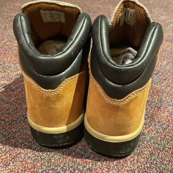 Timberland Grade School Boy's Wheat Leather Suede Boots - Picture 3 of 7